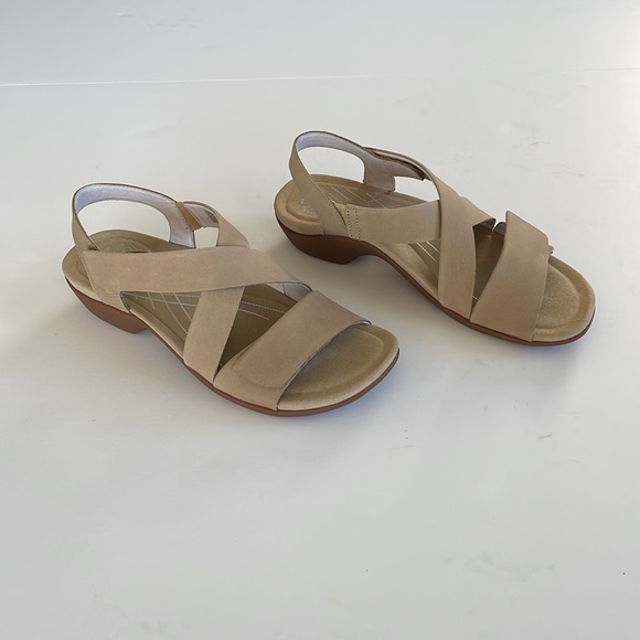 Like New Abeo Biosystem Nude Nubuck Size 7 US - Picture 8 of 12